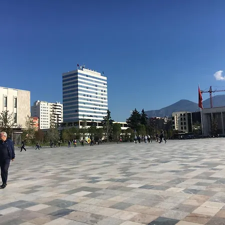 Star 2* טיראנה